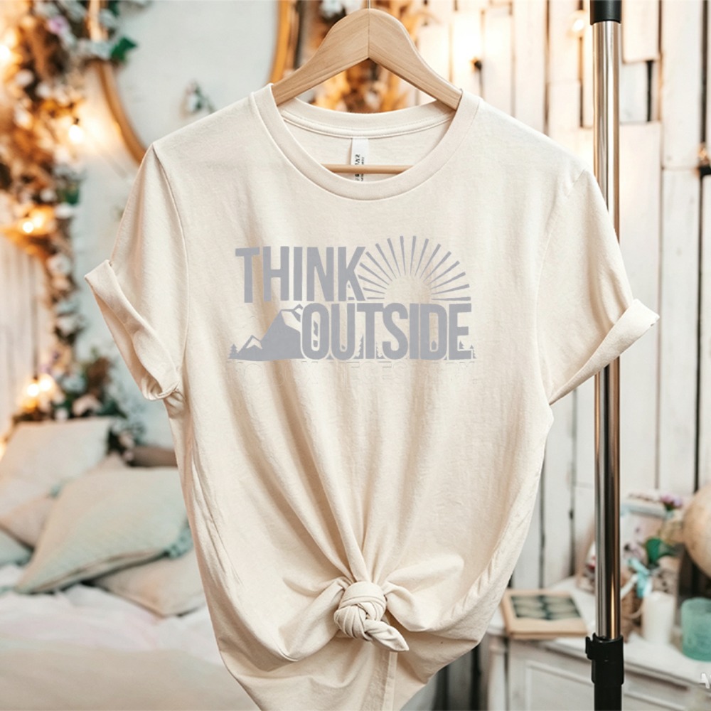 Outdoor Adventure Quotes - Think Outside Sun Mountain Grafisch T-Shirt